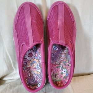 Easy spirit travel time clogs